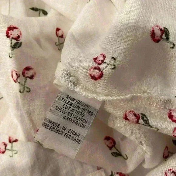 Velvet Heart Linen Blend Short Roll Sleeve Button Down Shirt Cherry Print Size S - Picture 9 of 9